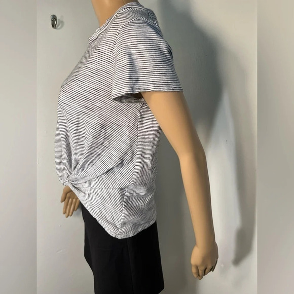 Cupio, M, black &white stripe, short sleeve, crewneck, cropped tie knot top. - Picture 8 of 8